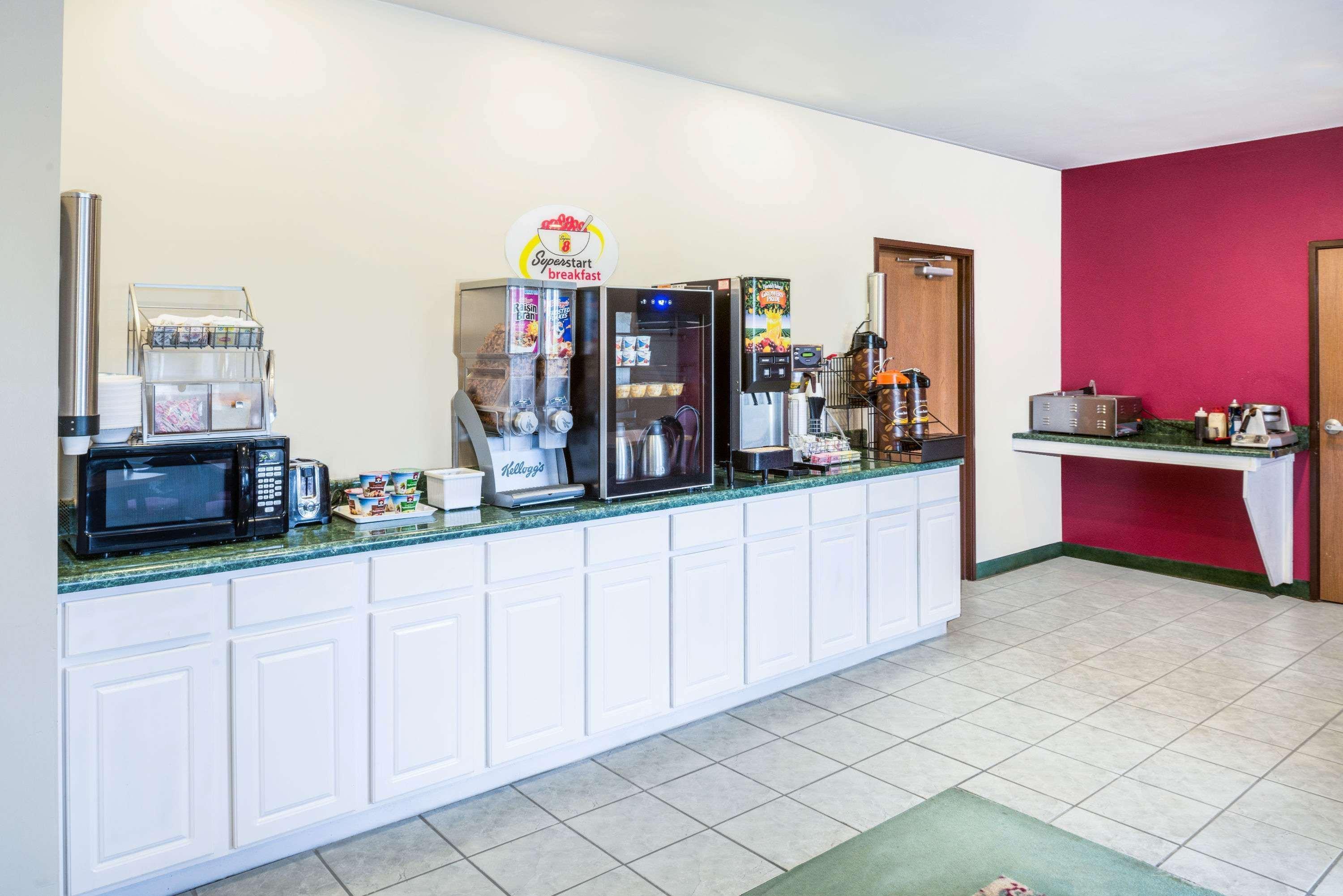 Hotel Super 8 By Wyndham Pevely
