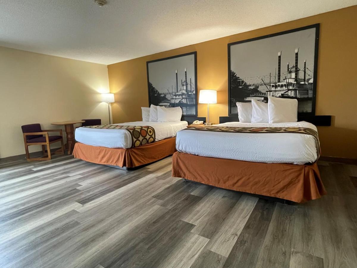 Super 8 By Wyndham Hotel 2*